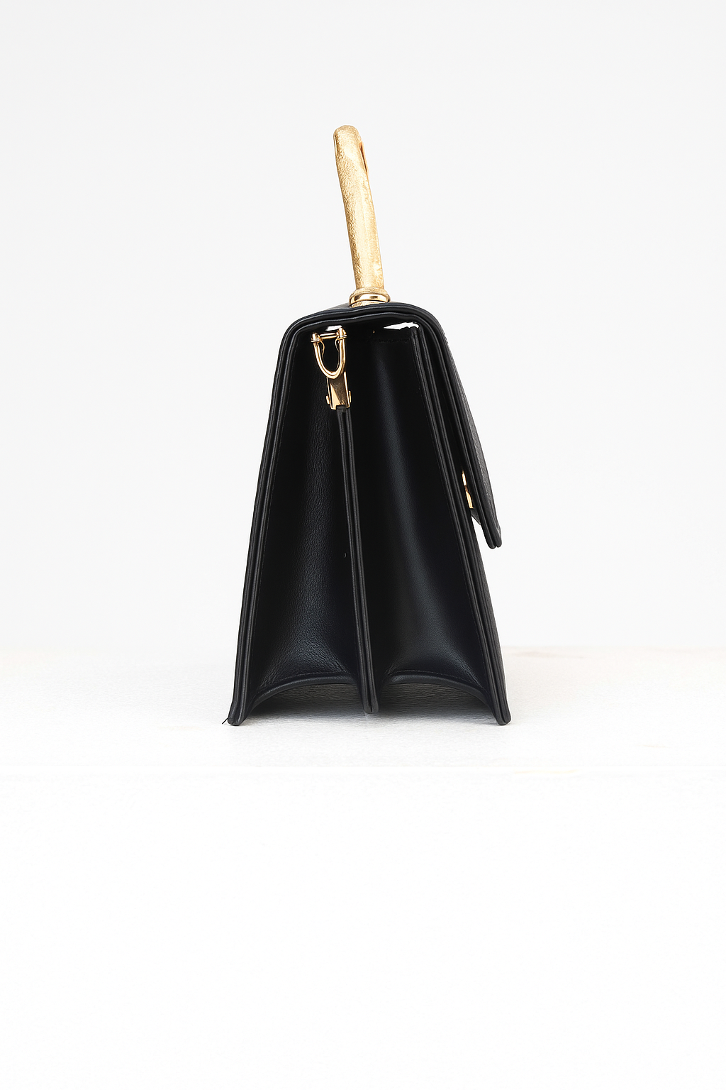 LĀVISH N’ BOLD - The Black.